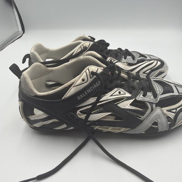 Balenciaga Drive Sneaker Men\'s Low Top Lace-Up Leather Black/White Size Size 40 main image 7